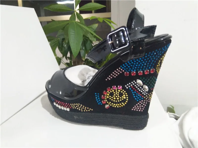 Роскошные женские кожаные сандалии 2018 яркие свадебные на платформе и каблуке с