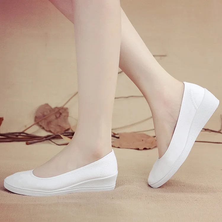 Новинка 2018 модные женские туфли на плоской подошве повседневные летние белые