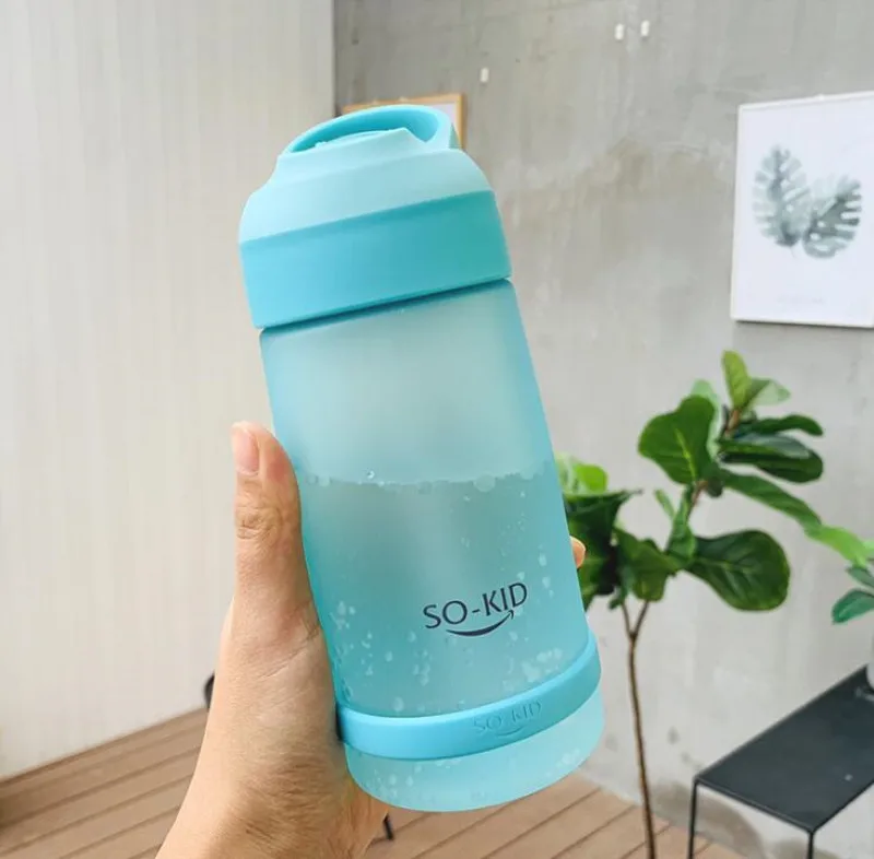 Blue 550 мл Спортивная бутылка для воды детская бутылка для воды бутылки для воды в соломе детская бутылка для лимона Bpa бесплатно без ФТАЛАТА - Цвет: Blue