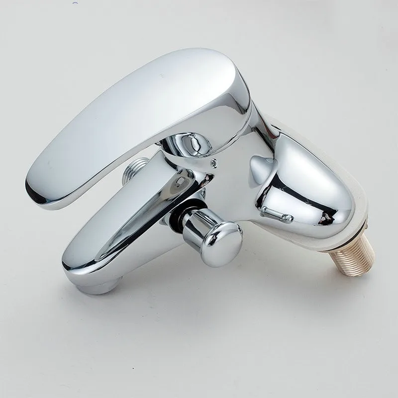 Смеситель для ванной комнаты с одной ручкой и полированным хромом смеситель