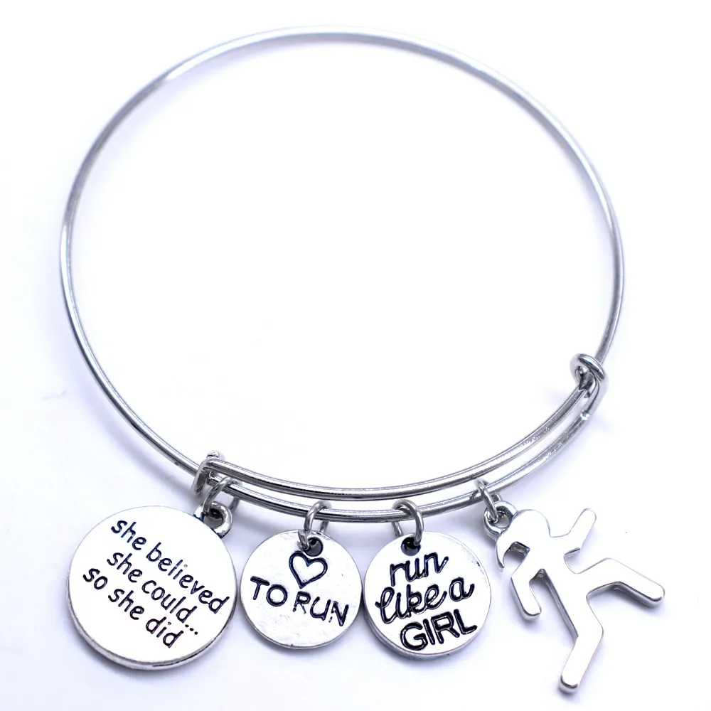 Вдохновляющая девушка которая верила что может так она пробежала как любит