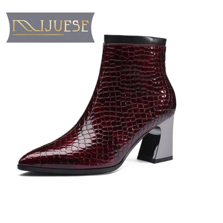 Женские ботильоны из лакированной кожи MLJUESE на молнии с острым носком в полоску