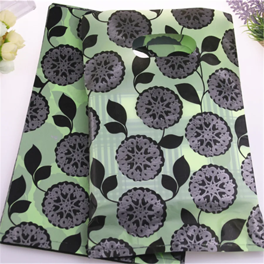 Medium Plastic Green Gift Package Bags with Flower Clothing Favor Party Packaging | Дом и сад