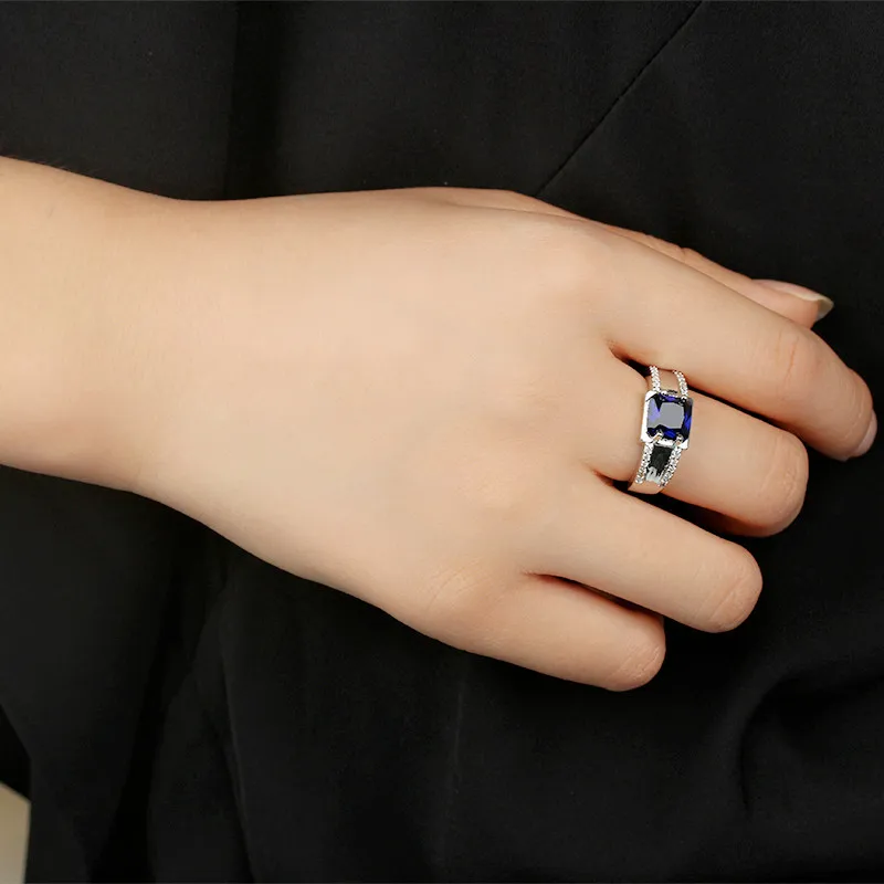 Женские посеребренные кольца с блестящими кристаллами | Кольца