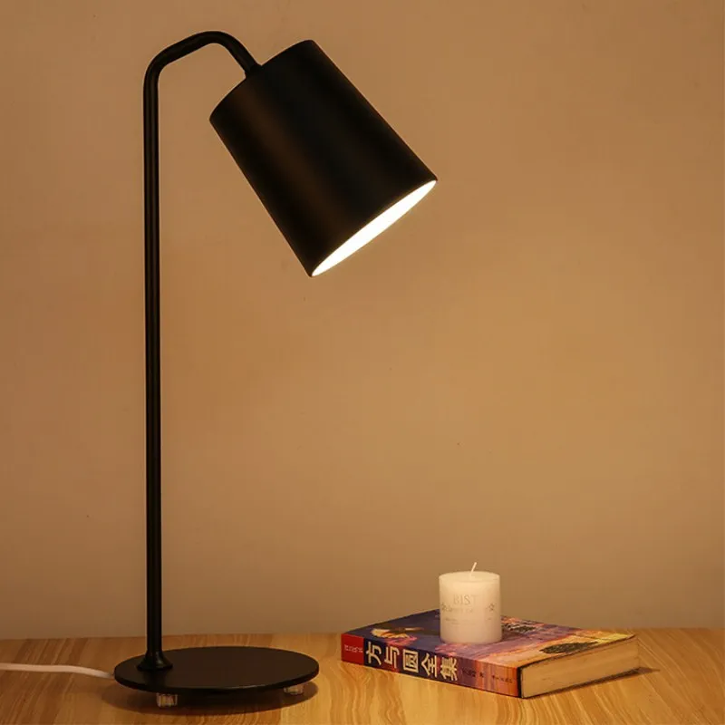 Северной Европы современный творческий в сдержанном стиле Macarons настольная лампа