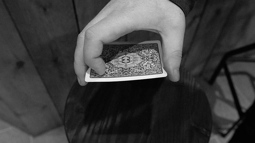 Level One (трюки и онлайн инструкции) от Christian Grace Card иллюзии крупным планом Волшебные