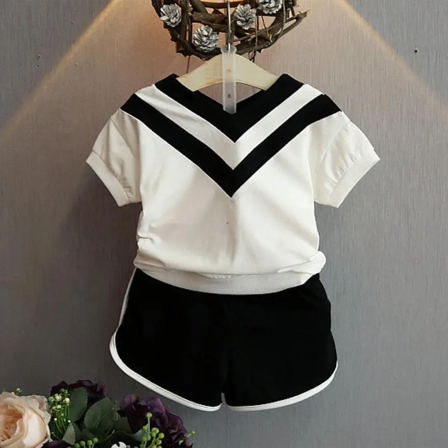 Новая одежда для маленьких девочек Футболка с v-образным вырезом в стиле пэчворк +