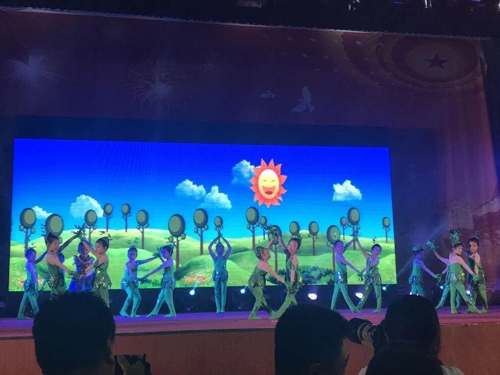 Маленький костюм в голландском стиле Kiss My Little Tree танцевальный с большим деревом