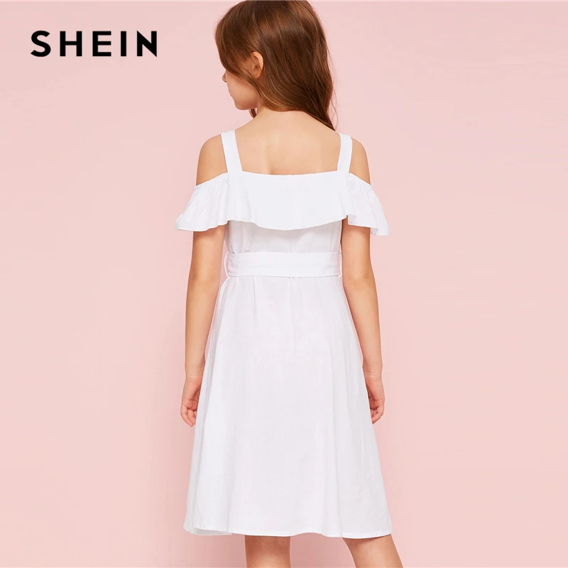 SHEIN детский белый с открытыми плечами и отделкой рюшами и поясом Рубашка Boho платье летние пуговицы спереди Высокая талия по колено милое платье