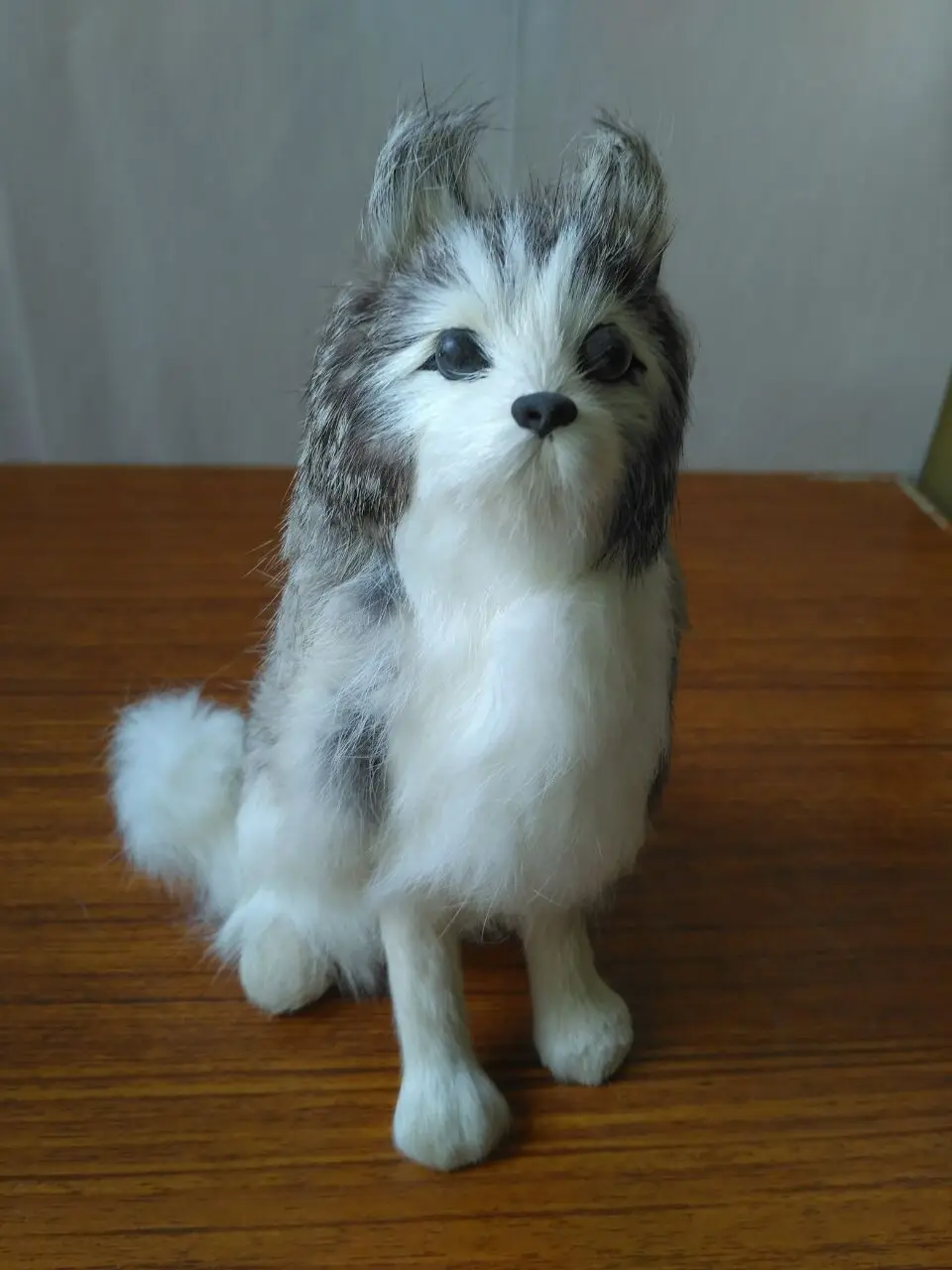 

simulation squatting wolf model 13x9x20cm,plastic&furs wolf handicraft,home decoration,gift d1308