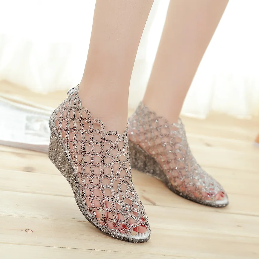 2018 Новые блестящие женские сандалии-гладиаторы на танкетке с открытым носком