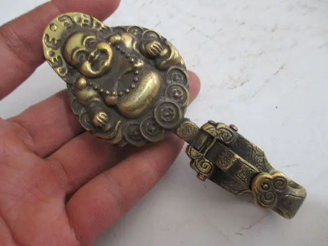 Тибетская Античная латунная Будда имела смеющуюся раннюю пряжку чтобы защитить