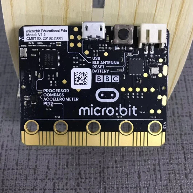 BBC micro: Малогабаритный микроконтроллер с Bluetooth компасом светодиодный