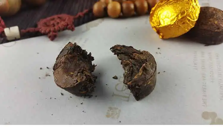 Yr мини Pu'er Tuocha Золотая жестяная фольга Упаковка спелая Pu-erh Shu Pu'er подарок 75 г