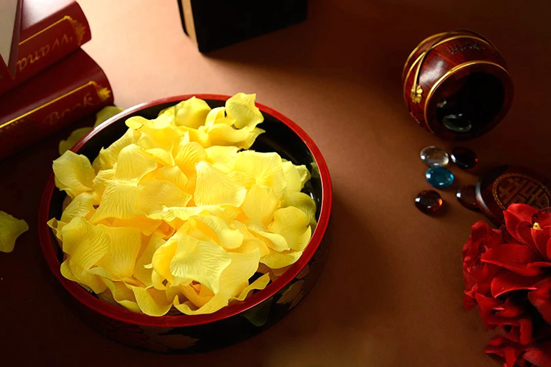 Бесплатная доставка 100 шт Разноцветные Лепестки розы 5 см искусственные