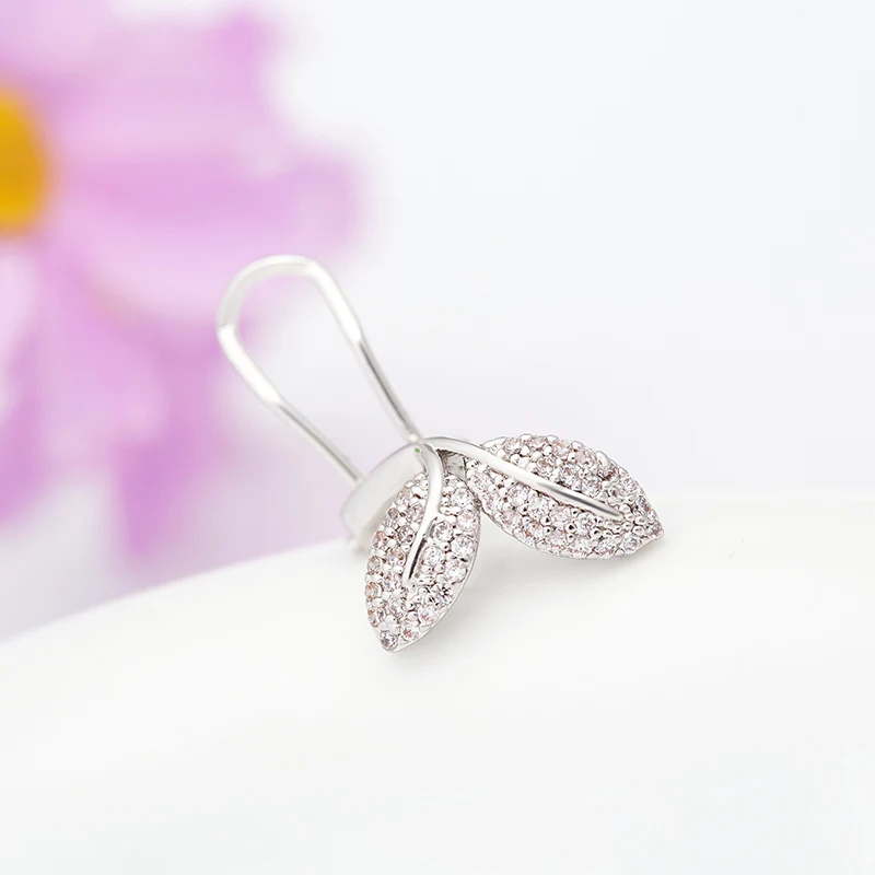 LUOTEEMI New Korean Style Luxury Vintage Bijoux Flower Asymmetry Brincos CZ Crystal Cuff Earrings for Women Girl Party Jewelry|crystal snowman