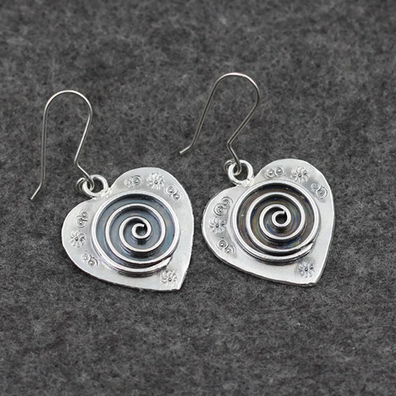 

Wholesale 925 Sterling Silver Silver Vintage stereo heart-shaped Thread Earrings Handmade Silver Thailand Ms. Chiang Mai
