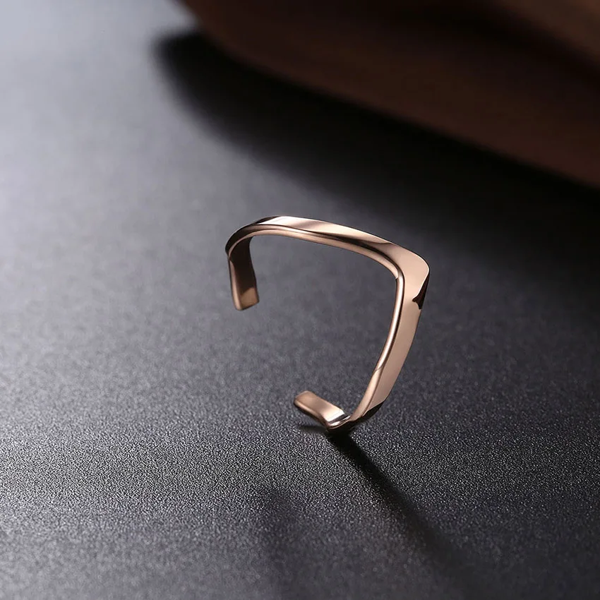 Розовый цвет золотистый Открытое кольцо простой Для женщин Кольца Ювелирные