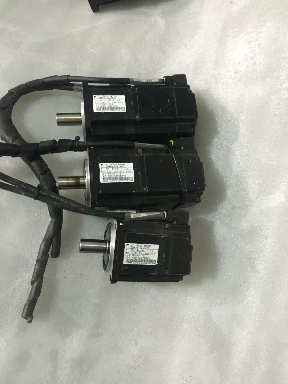 

Servo motor SGMAS-02A2A2C , Used one , 90% appearance new , 3 months warranty , fastly shipping
