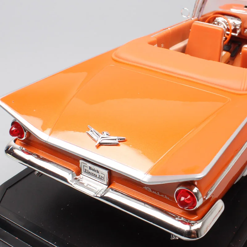 Классическая роскошная модель 1/18 GM 1959 BUICK ELECTRA 225 винтажная металлическая литая под давлением модель автомобиля игрушка Коллекция thumbnails boy