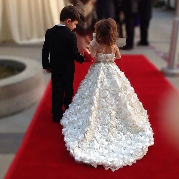 

New Flower Girl Dresses For Weddings Ball Gown Spaghetti Straps Flowers Long First Communion Dresses For Little Girls