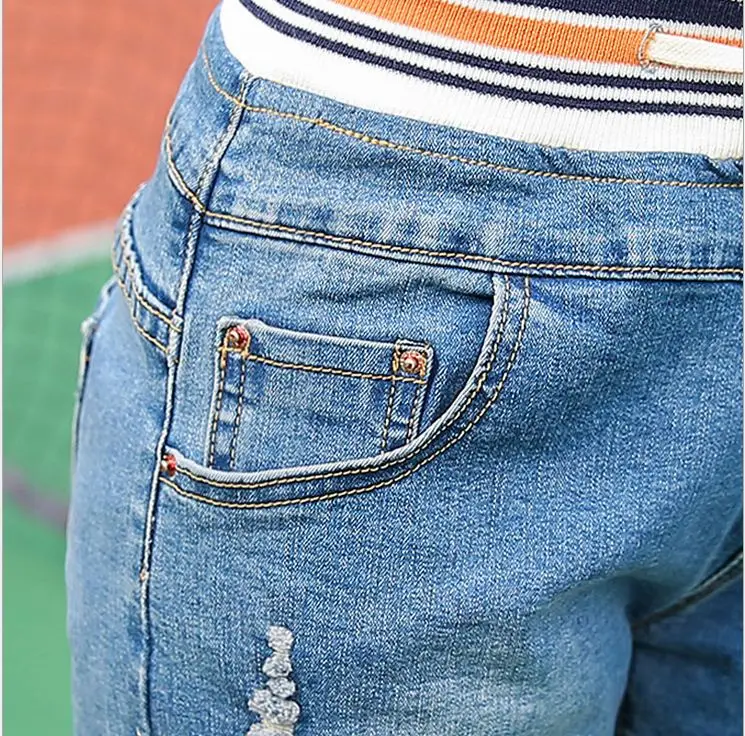 Женские джинсовые шорты с эластичной резинкой на талии синие вышитым символом