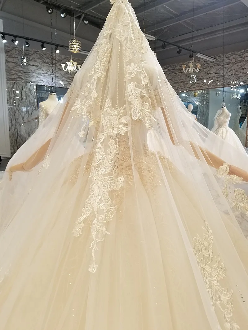 2018 Роскошные свадебные платья цвета шампанского с кружевом и бусинами без