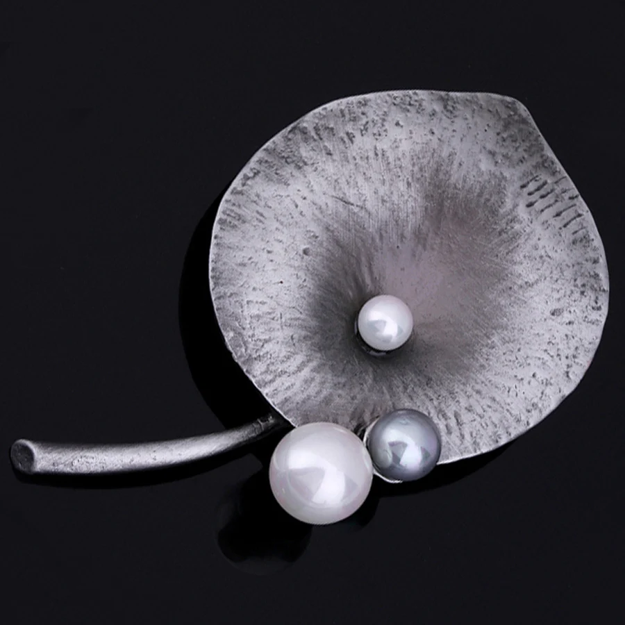 

10PCS Simulated Pearl Metal Leaf Brooch Pins Fashion Women Costume Accessories for Wedding Party Vintage Jewelry Broche XZ192