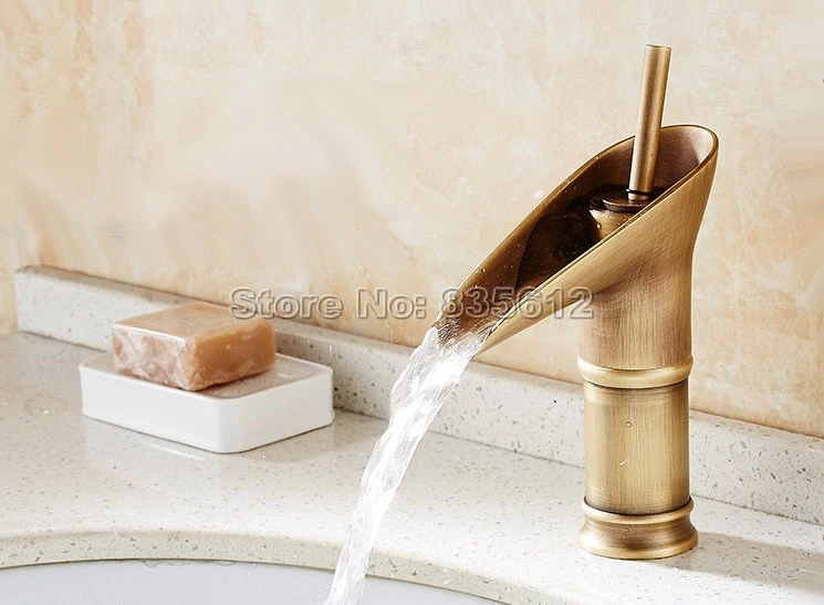 Смеситель для ванной комнаты с античной латунной отделкой в стиле ретро |