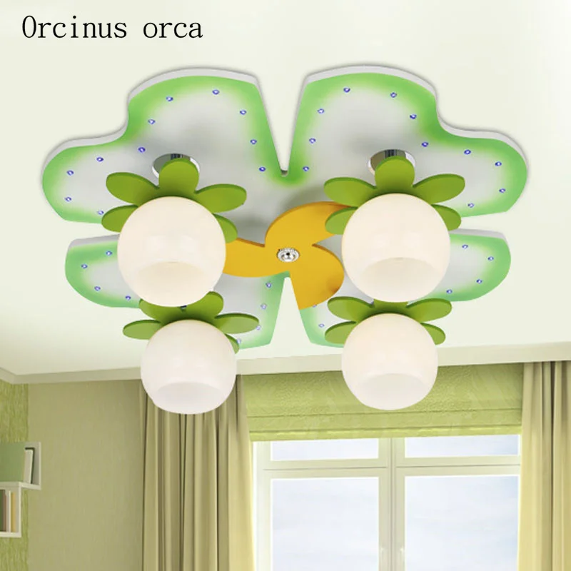 

Cartoon creative revolving clover ceiling lamp boy girl bedroom children's room lamp modern personality LED ceiling lamp