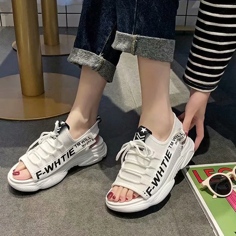 HEE GRAND/2019 г. Новые спортивные сандалии женские летние на плоской платформе