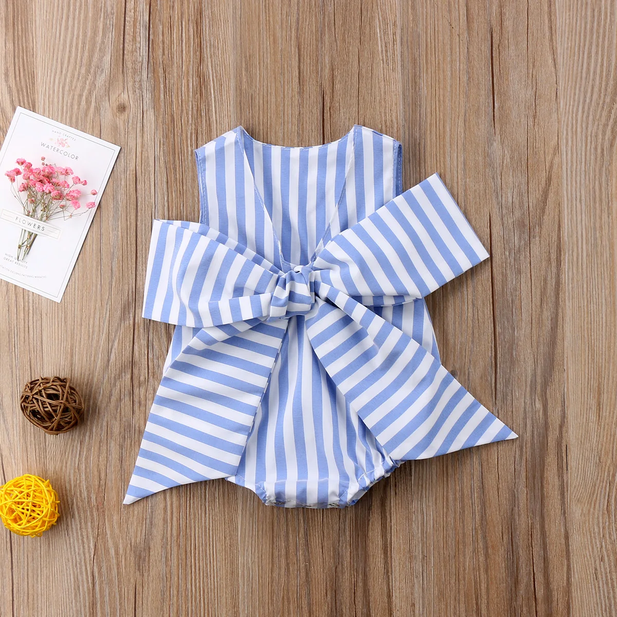 Боди в полоску без рукавов с v образным вырезом и бантом для новорожденных