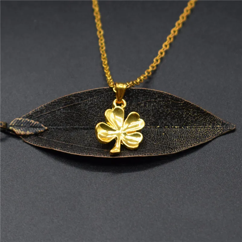 Ожерелье Elfin с четырехлистным клевером золотой цвет серебряный растение