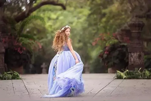 Фиолетовые платья с цветочным узором для девочек украшенные декольте без