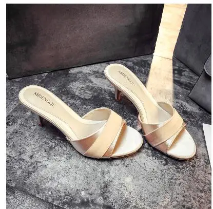 Шлепанцы на высоком каблуке Сезон лето 2019 Тонкие шелковые и атласные шлепанцы