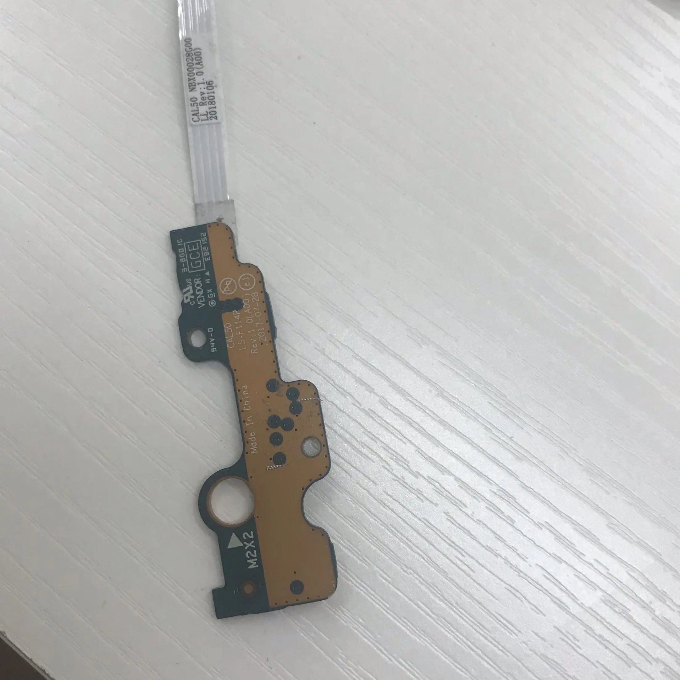 Для Dell Inspiron 15 (5570 / 5575) плата с кнопкой питания и кабелем-LS-F114P 0F114P F114P CAL50 NBX00028G00 |