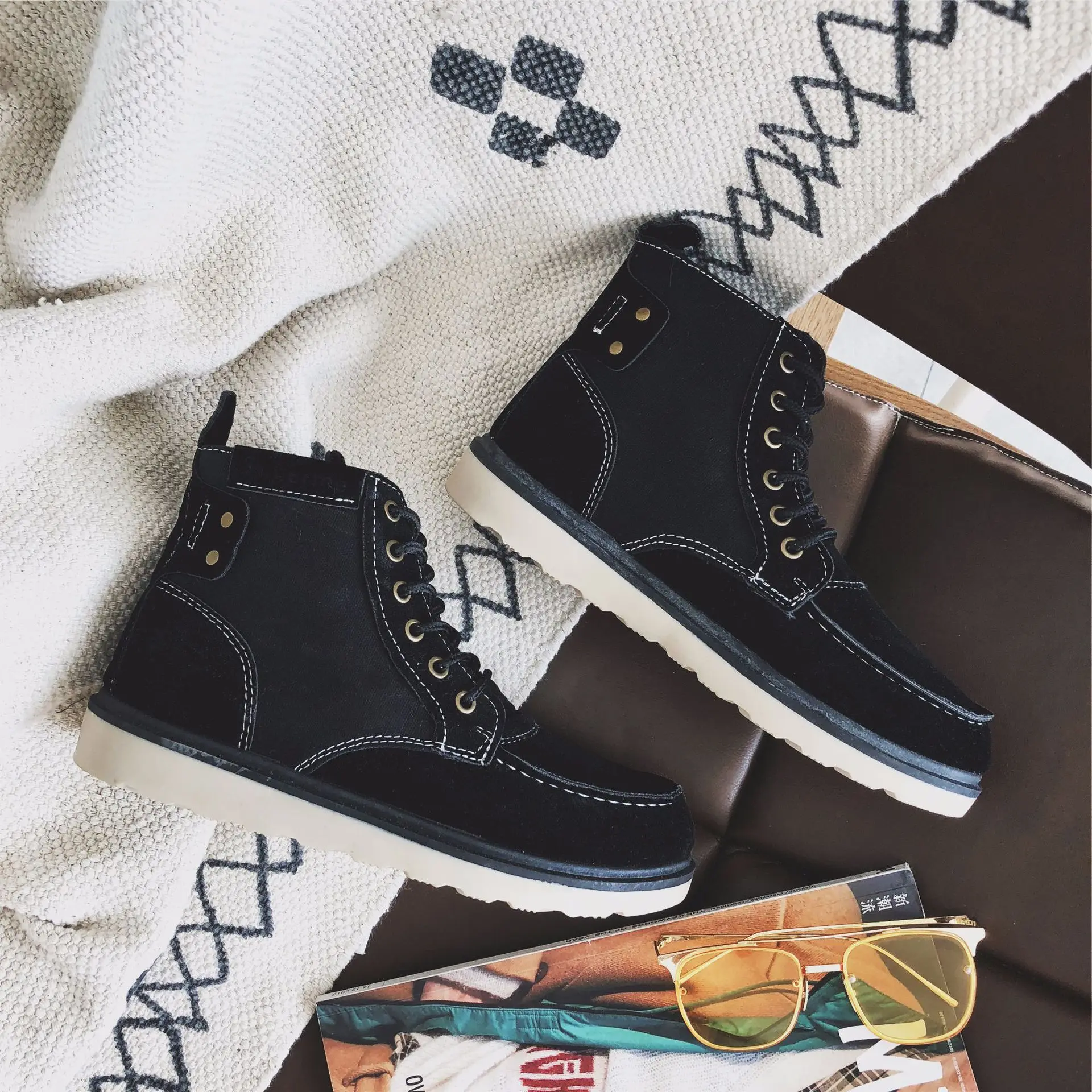 Ботинки мужские мотоциклетные с круглым носком модные однотонные Полусапоги на