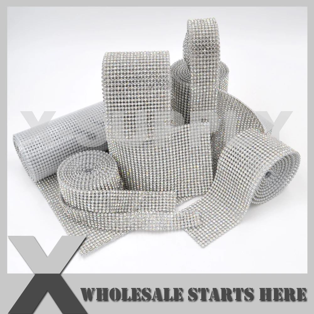 Гладить на Стразы сетчатой отделкой ленты с украшением в виде кристаллов цепочки