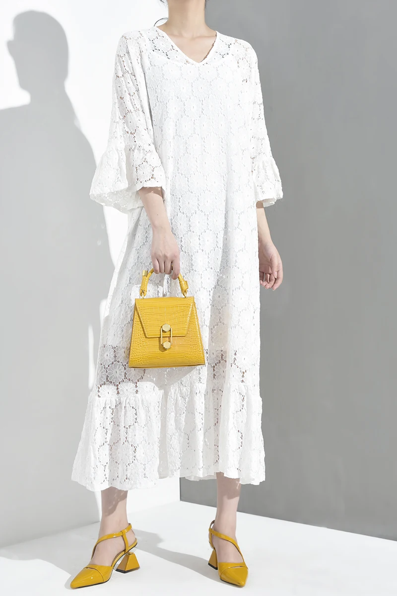 [EAM] New Spring Summer Round Neck Three-quarter Sleeve White Lace Split Joint Loose Big Size Dress Women Fashion JT0670