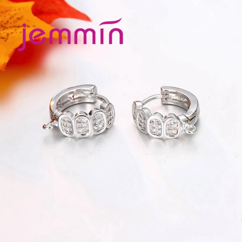 Женское кольцо из серебра 925 пробы с фианитом |