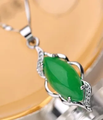 Новая мода ювелирные изделия Зеленый малайский камень кулон ожерелье Кристалл