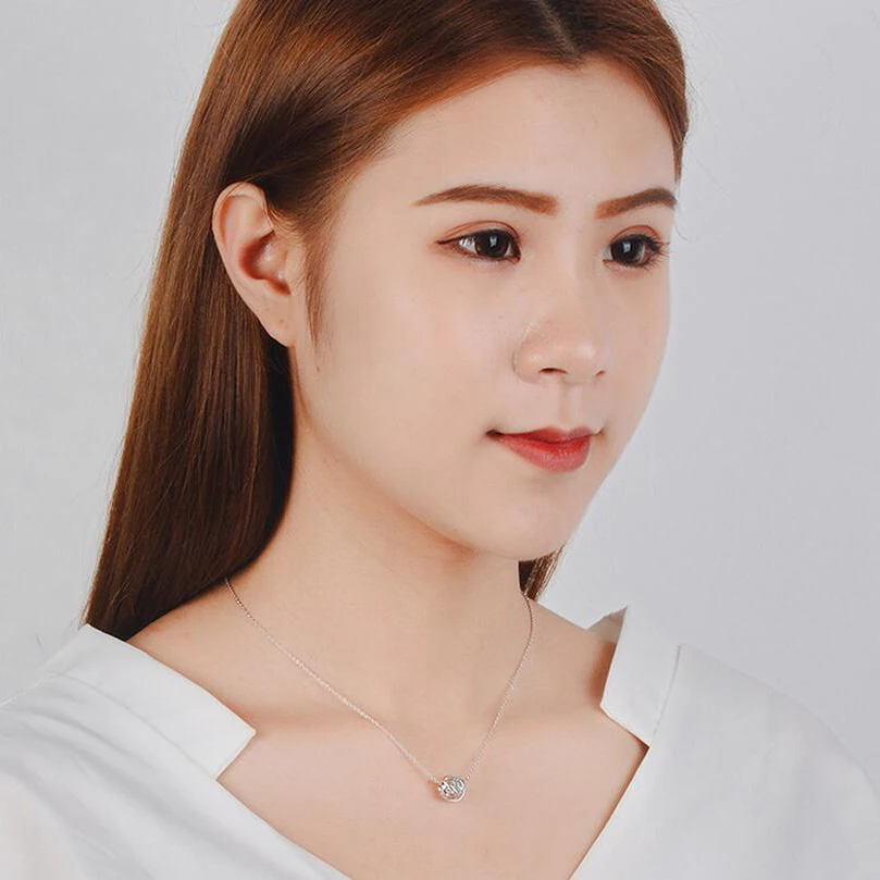 

Hollow Out Round Shape Necklace Female Set Drill Transfer Bead Pendant Short Design Sense Niche Cold Wind Clavicle Chain