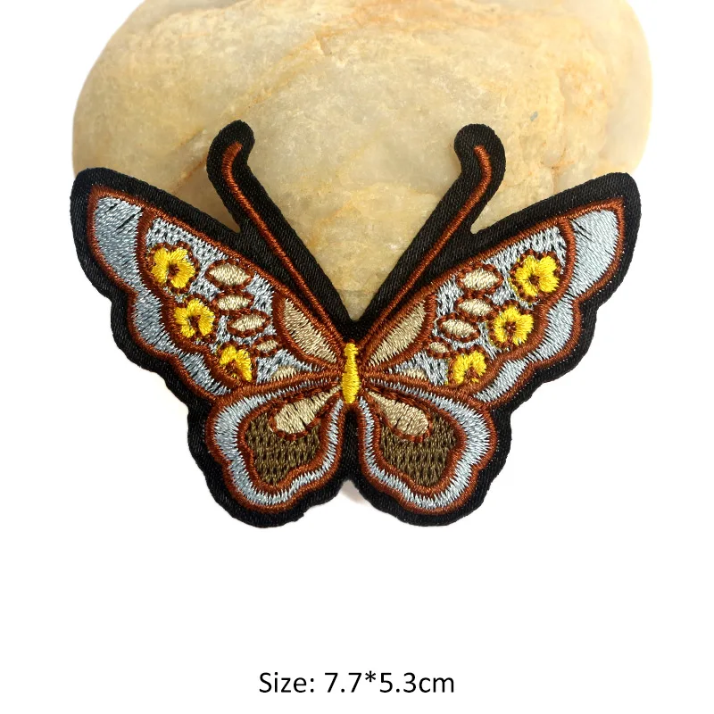 Flower Bird Butterfly Goldfish Embroidered Patches For Clothing DIY Stripes Applique Clothes Stickers Iron On Patches Badges - Цвет: 3