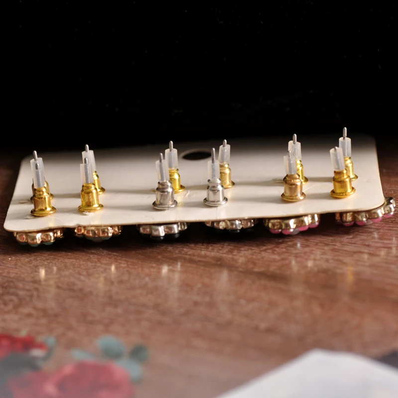 Женские серьги с фиолетовой пудрой Сережки для костюма зеленого и черного цветов