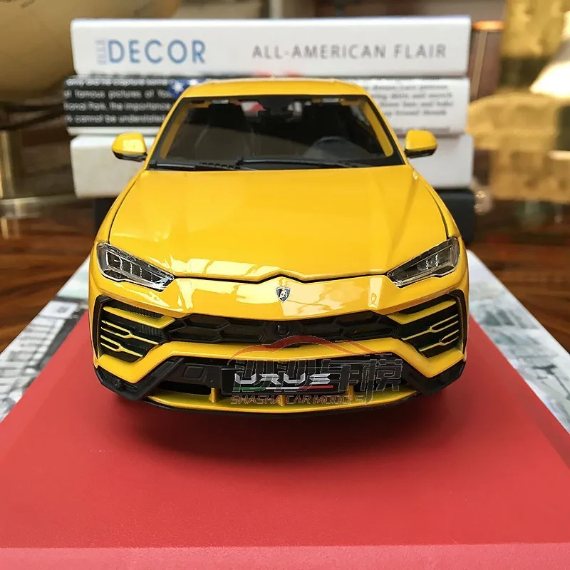 Литой металл 1/20 супер Урус Suv Настольный дисплей Коллекция Модель игрушки для детей