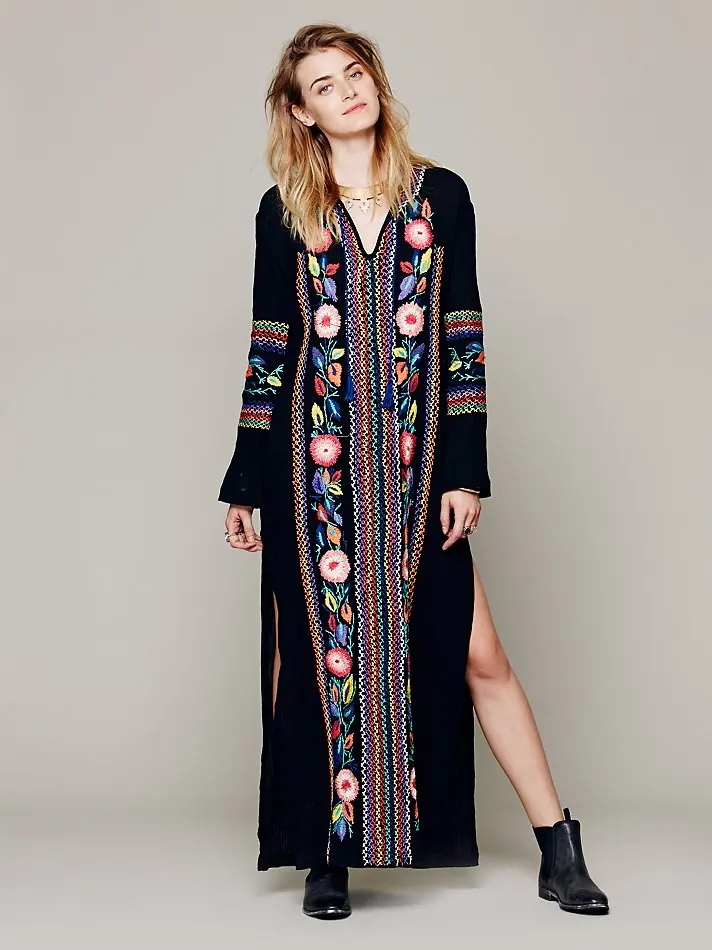 Вышивка V воротник курорт Размер бахромой цветы когда Богемия над размером белое