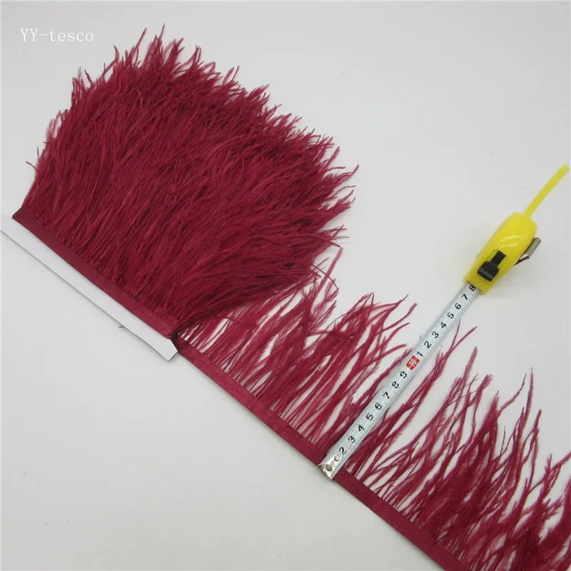 Wine red 10 ярдов 10-15 см обрезки страусовых перьев для юбки/платья белые страусиные перья ленты DIY перо для рукоделия оперение одежды - Color: Wine red