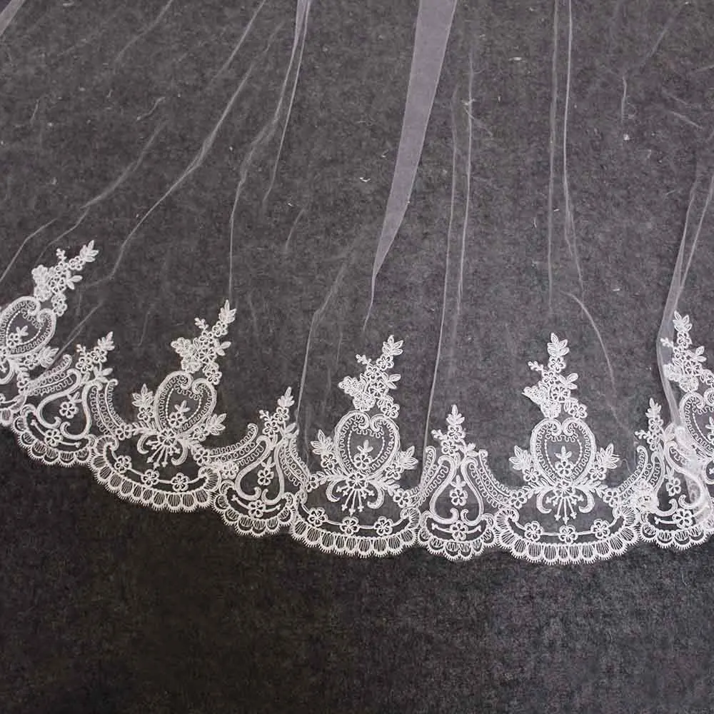 Однослойная свадебная вуаль с кружевными краями роскошная длинная без расчески