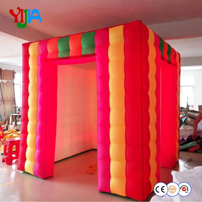 Beste Gratis Verzending 8ft Kleurrijke LED Opblaasbare Photo Booth Tent Cube Met 2 Deuren Voor Party