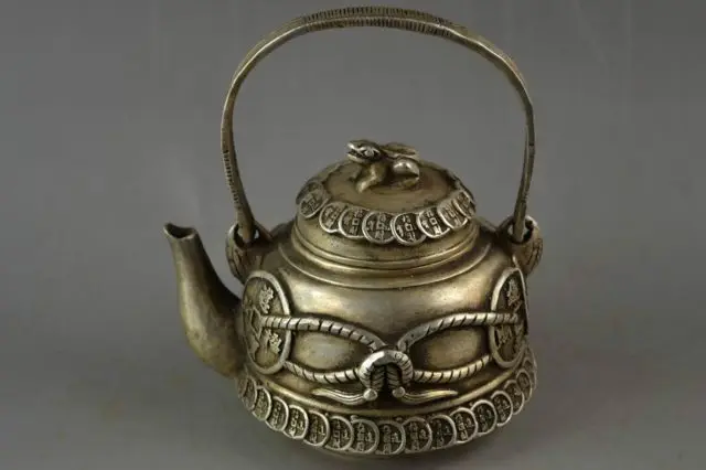 

China Old Handwork Miao Silver Carve C0in & Frog Lid Get Rich Good Lucky Teapot Garden 100% real Tibetan Silver Brassroom